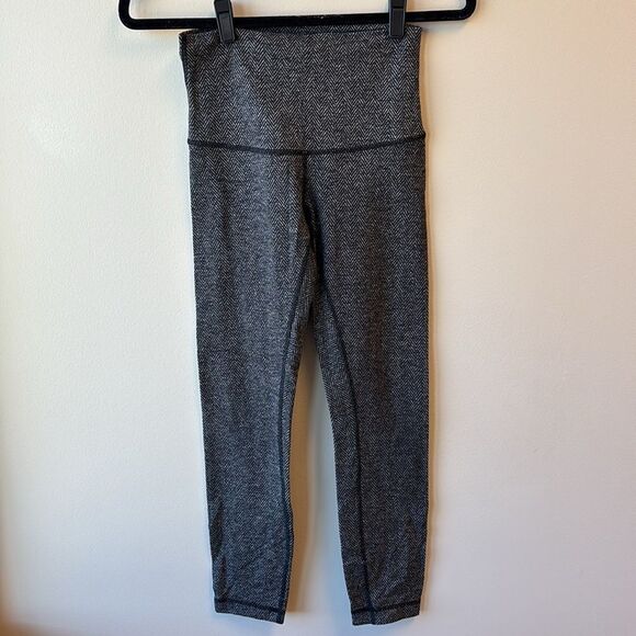 lululemon herringbone leggings 4 black and white - Picture 1 of 5